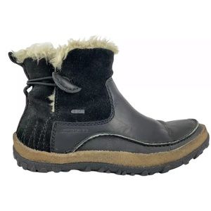 Sold Merrell Womens Tremblant Boots Waterproof 7